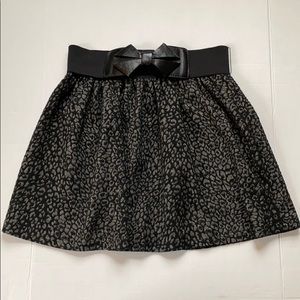 Stooshy Junior’s Leopard Print Skirt Size M